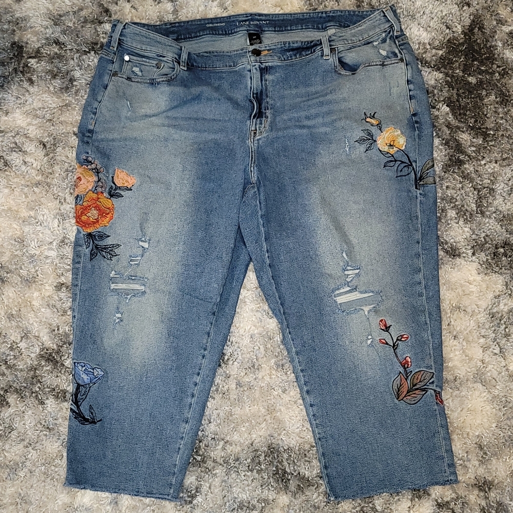 Lane Bryant Embroidered Capris - Picture 3 of 14